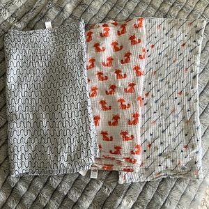 Set of 3 Hudson Baby swaddle blankets